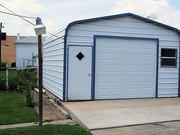 3rd image of 409 Tyler St