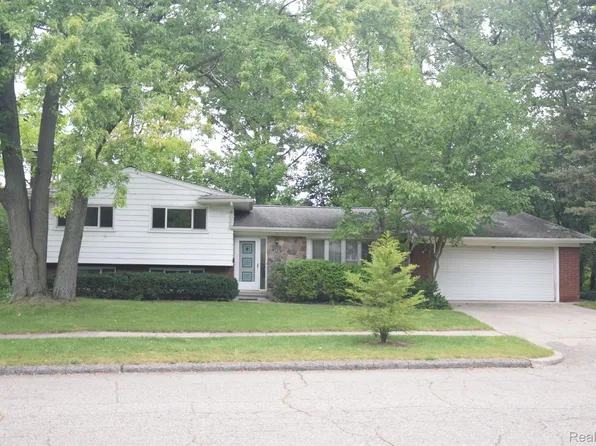 2427 Buckingham Rd, Ann Arbor, MI 48104