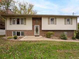 20 Meadow Brooke Dr, Morgantown, WV 26508