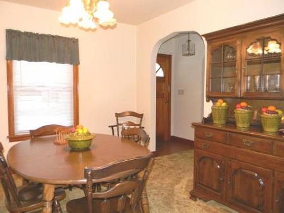231 Powers Ave Dining