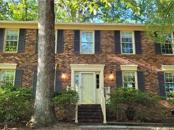 3003 Edgewater Dr, Greensboro, NC 27403