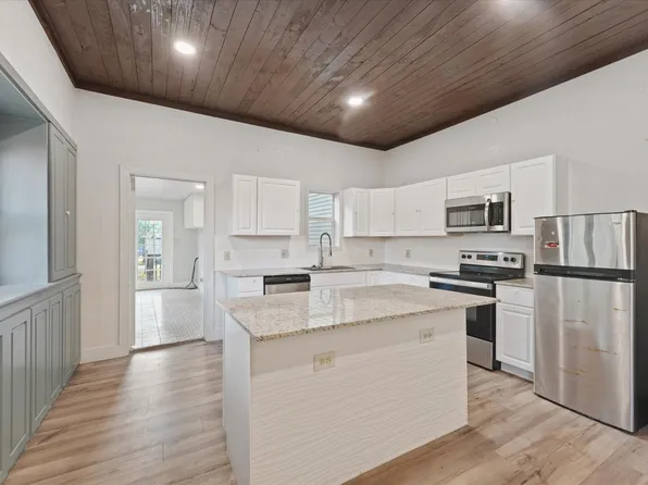 725 S Walnut St, Sherman, TX 75090