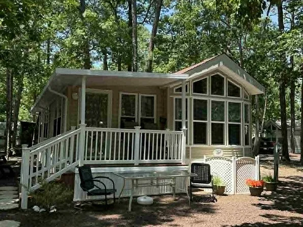 810 S Shore Rd #152, Marmora, NJ 08223