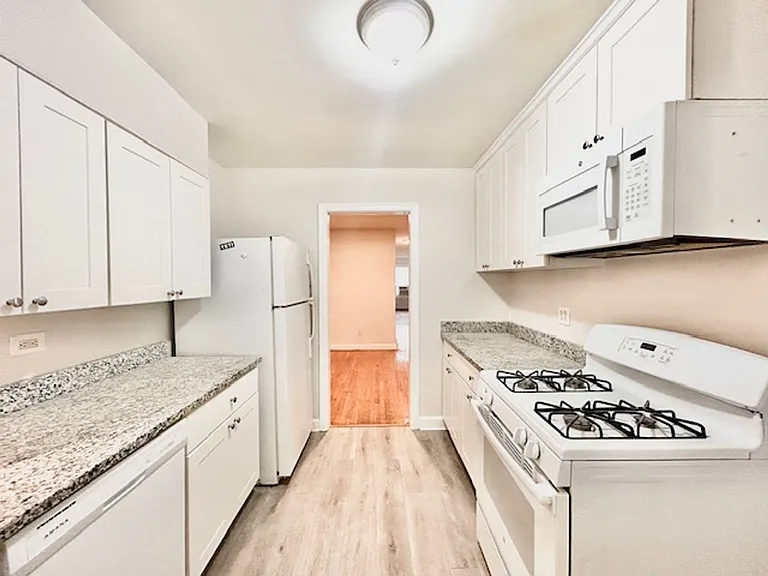 - 4534 Avondale Street — Photo 44