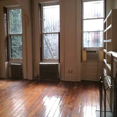 Rented by R New York | media 44