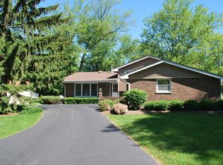 5734 Lenox Rd, Lisle, IL 60532