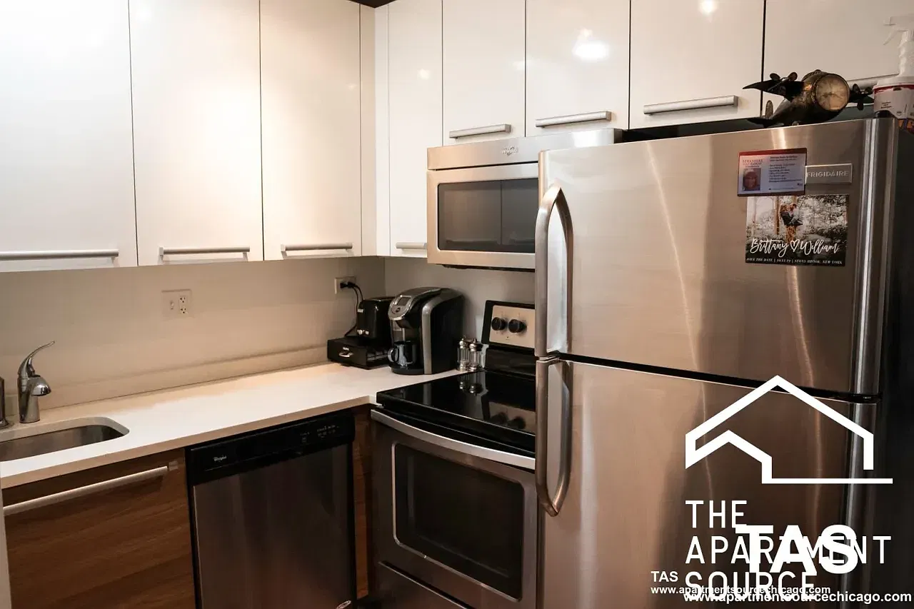 Studio, 475 sqft, $1,620 — Photo 2