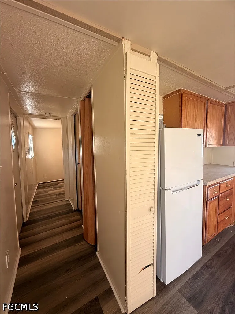 2 bed, 1.0 bath, 911 sqft, $795 — Photo 3