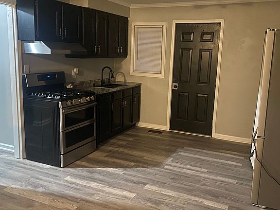 3rd image of 3022 Penway Ave