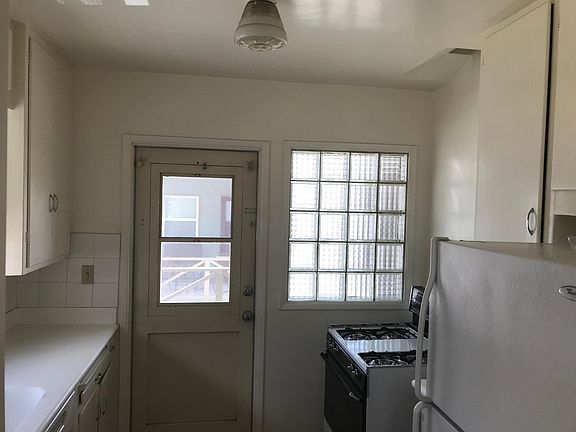 4th image of 181 1/2 4th Ave