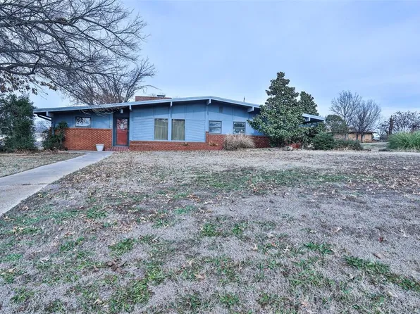 606 16th St, Prague, OK 74864
