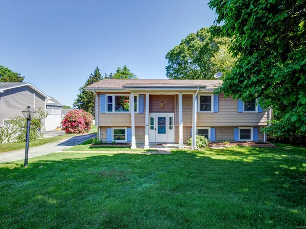 44 Polaris Street, Groton, CT 06340