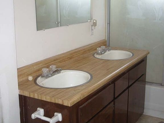 Bath vanity