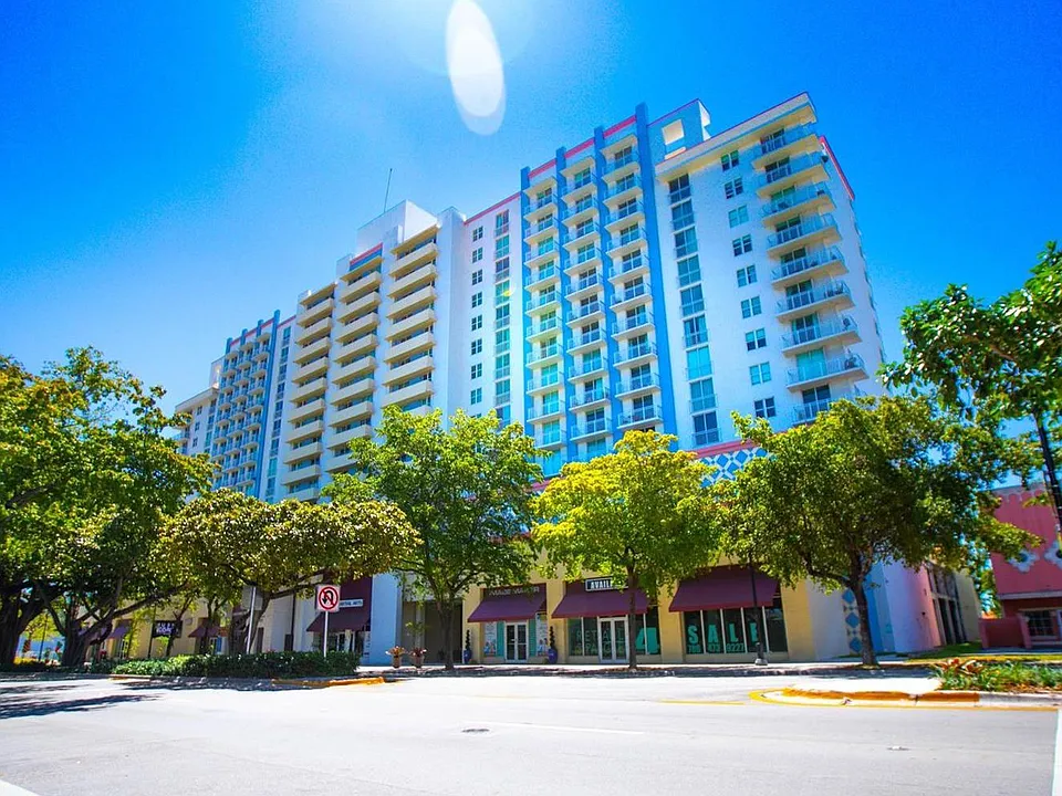 3000 Coral Way #522
