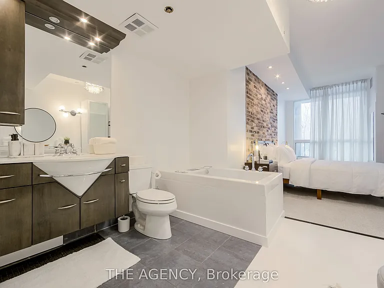 219 Fort York Blvd #208 — Photo 27