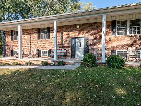 2nd image of 1106 S Dogwood Dr