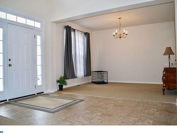 4th image of 779 Ashington Dr