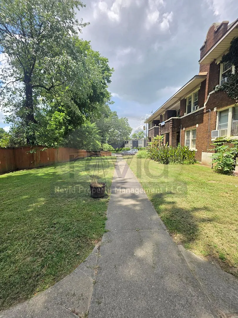 144 N. Belvedere — Photo 4
