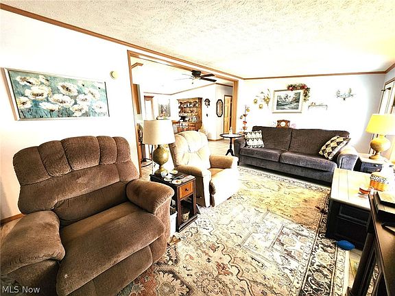 5th image of 310 Pin Oak Cir