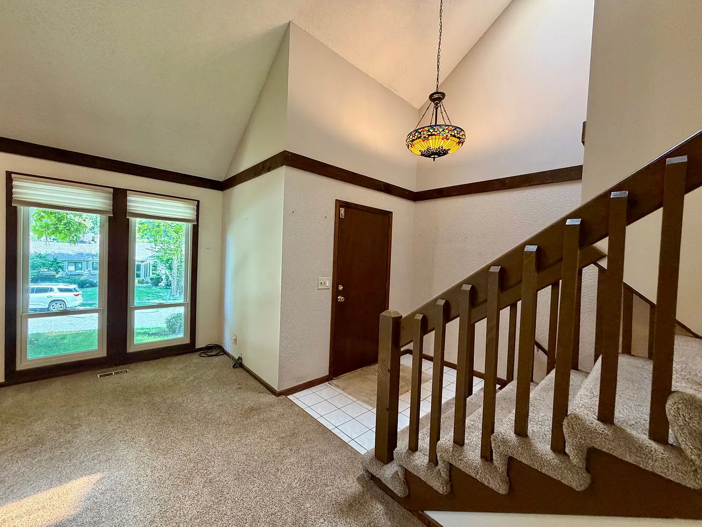  8238 Spacious Lenexa Home Available Immediately + Lawn and Garden Maintenance Provided + Updated... — Photo 3