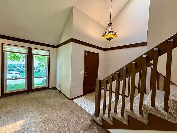 3rd image of 8238 Parkhill Cir