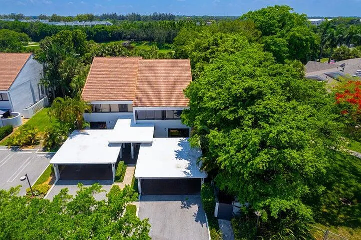 2517 Presidential Way #B — Photo 38