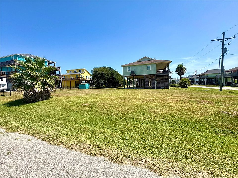 1st image of 882 Gulfview Dr