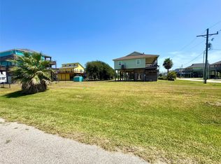 882 Gulfview Dr, Crystal Beach, TX 77650