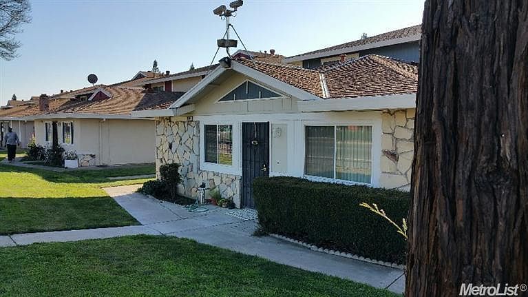 1st image of 7344 Franklin Blvd