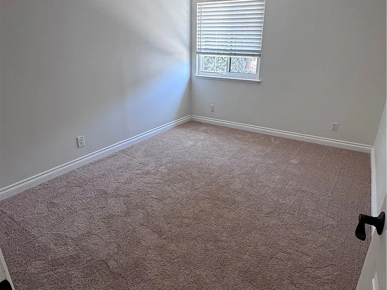 2620 Elden Ave #B5 — Photo 8