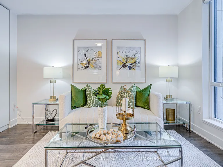 955 Bay St #310 — Photo 15