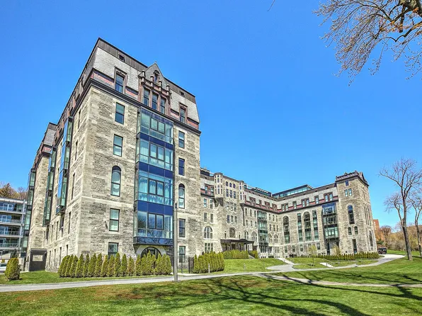 3150 Place De Ramezay #305, Montreal, QC H3Y 0A3