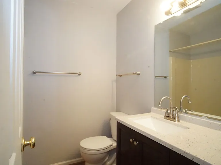 450 Wimmer St — Photo 14