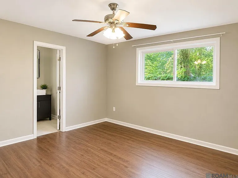 431 Gloria Dr — Photo 11