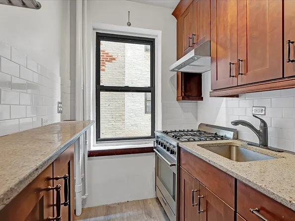 251 Seaman Ave APT 1C, New York, NY 10034