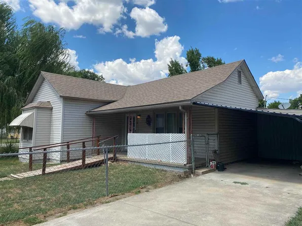 324 W 6th St, Newkirk, OK 74647