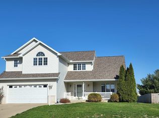 1705 El Camino Dr, Pekin, IL