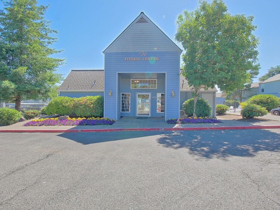 Fitness center (Front Exterior)