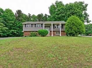 100 Picturesque Pkwy, Schenectady, NY 12303