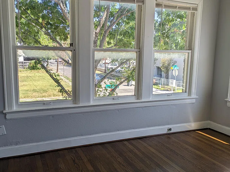 6024 La Vista Dr — Photo 11