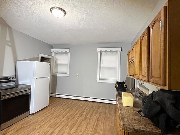 5th image of 126 W Main St APT 6
