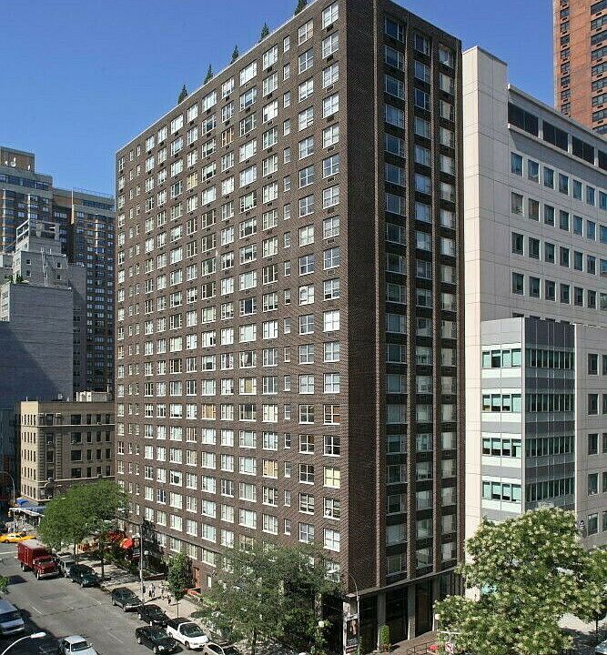 1st image of 166 E 34th St #601