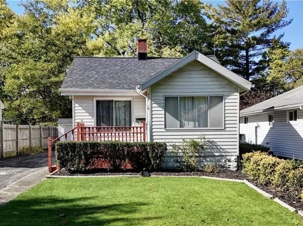 70 Avalon Dr, Bedford, OH 44146