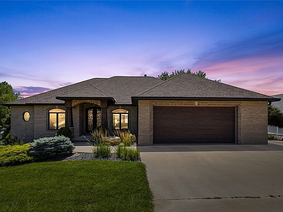 2nd image of 110 Hillcrest Rdg