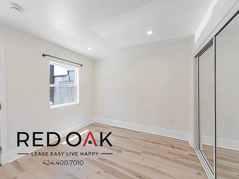 1861 S Sycamore Ave #186575B — Photo 3