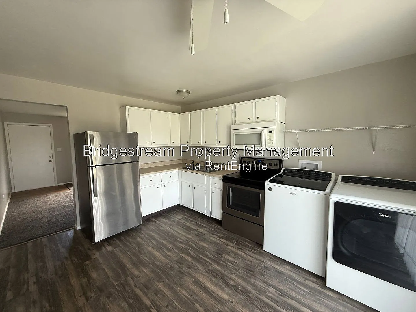 2 bed, 1.0 bath, $995 — Photo 2