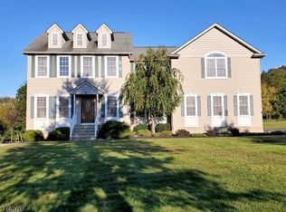 2 Riversedge Ter, Flemington, NJ 08822