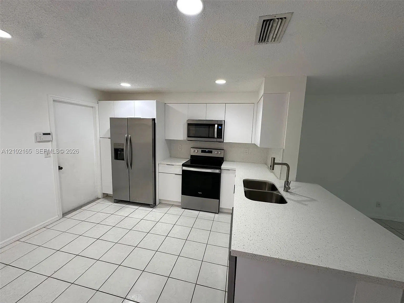 Sectors 3 & 4 Boundary Pl — Photo 4