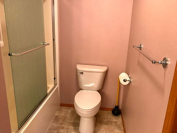 2nd bathroom