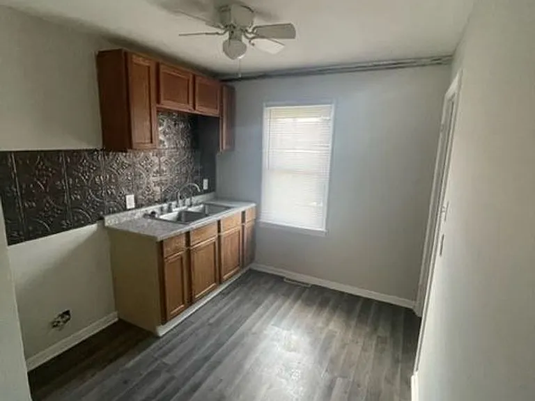 2378 Jackson St — Photo 16